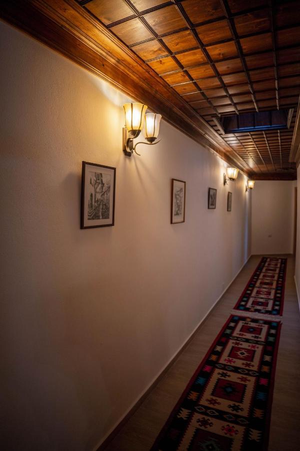 Hotel Borklad Berat Bagian luar foto