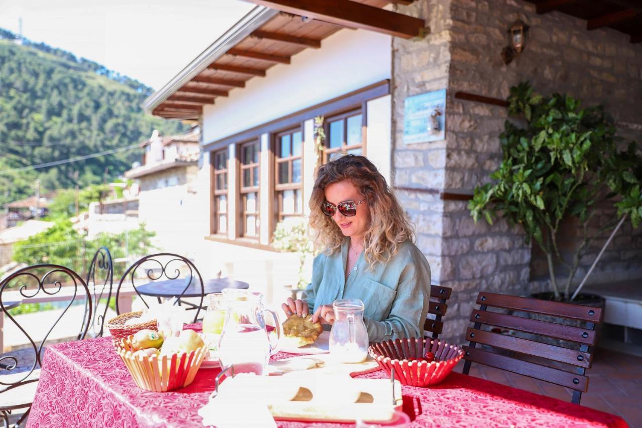 Hotel Borklad Berat Bagian luar foto