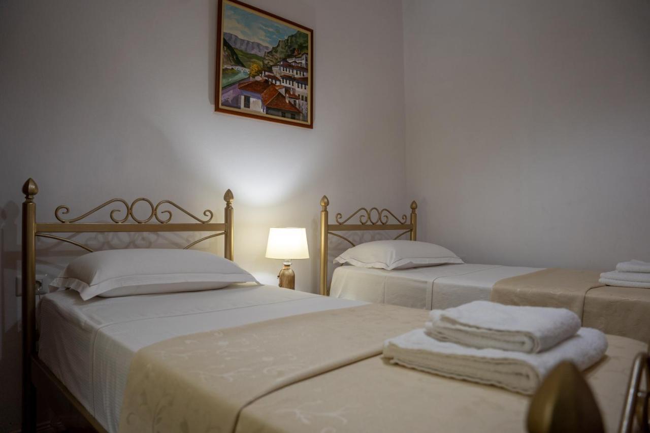 Hotel Borklad Berat Bagian luar foto