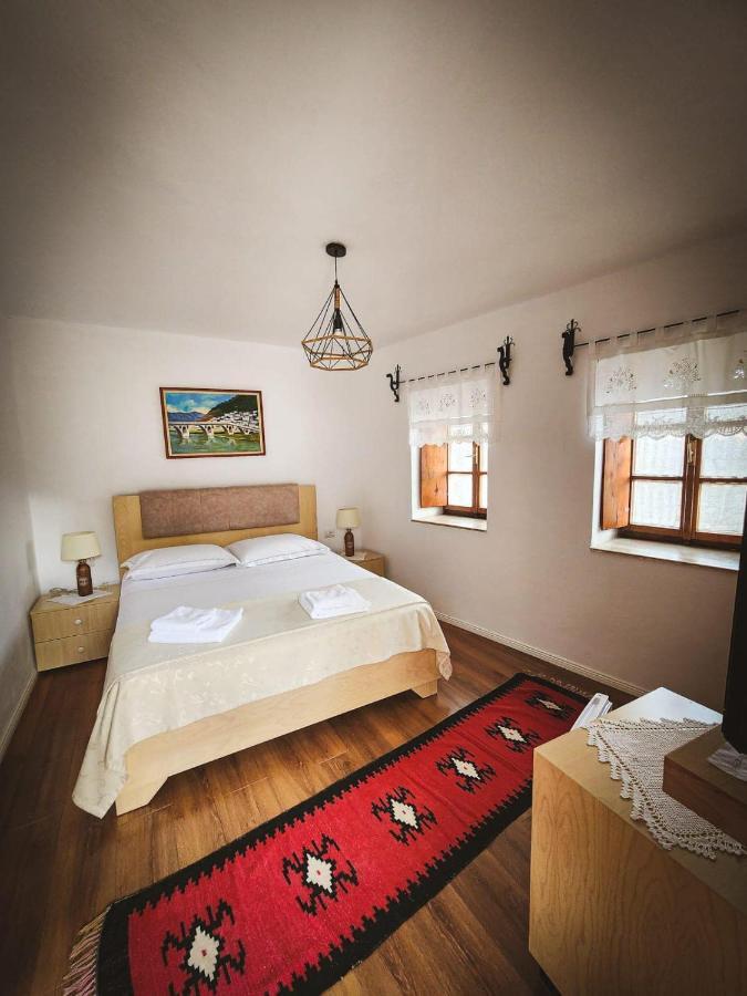 Hotel Borklad Berat Bagian luar foto