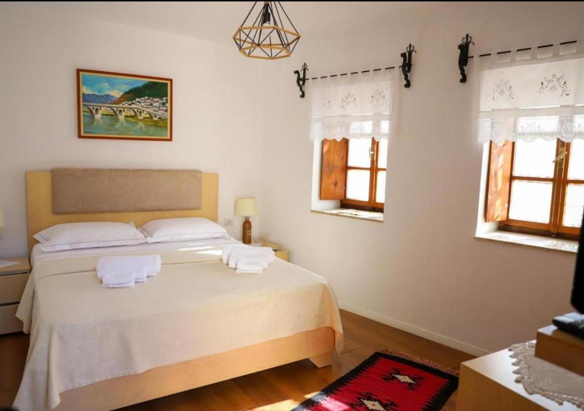 Hotel Borklad Berat Bagian luar foto